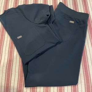 Figs scrub set